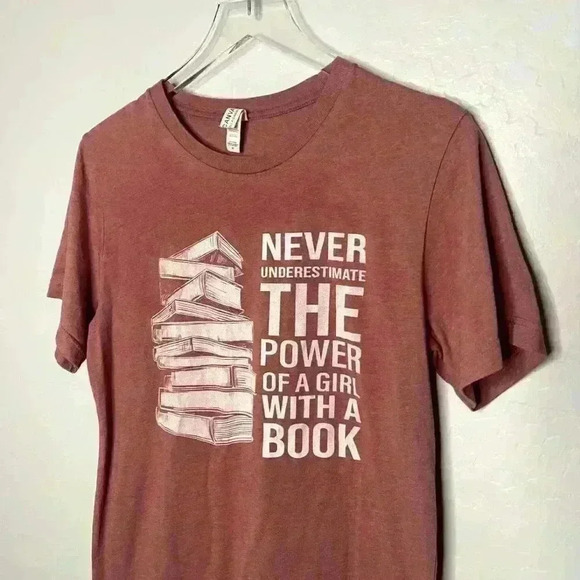 Bella*Canvas "Never Underestimate the Power of a Girl With a Book" M - Picture 2 of 3